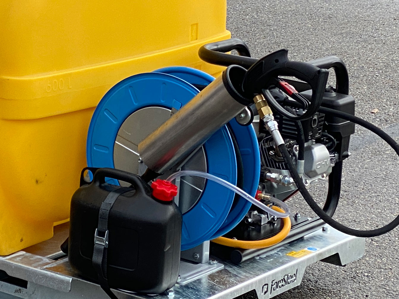 30m hose on automatic reel