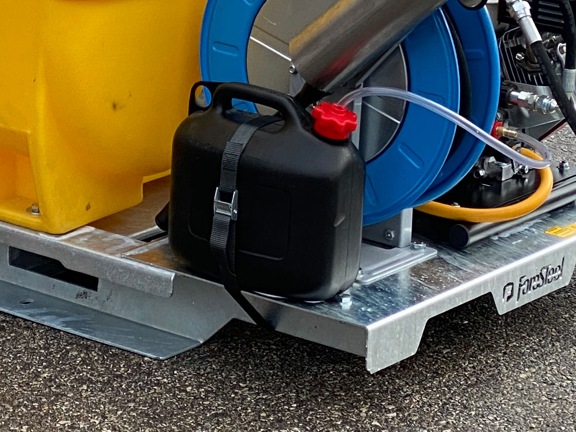 Separate chemical tank and washing gun holder
