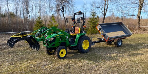 Foresteel-FT-2200-w-JD-3-side-tipper