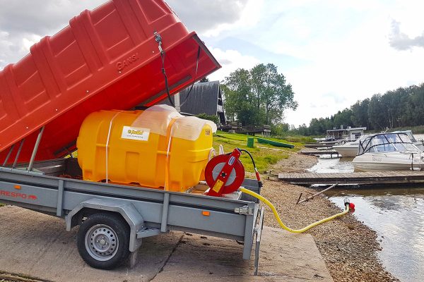 Foresteel-FTW-600-water-tank-on-car-trailer