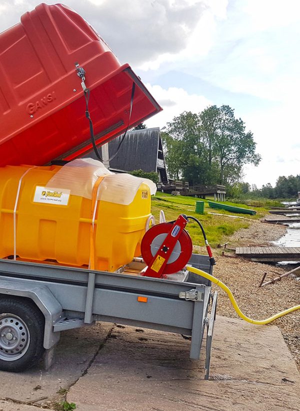 Foresteel-FTW-600-water-tank-on-car-trailer